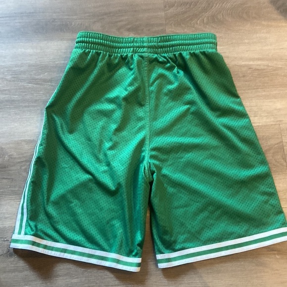 Mitchell & Ness Kelly Green Boston Celtics Hardwood Classics Big Face Shorts - Picture 8 of 9